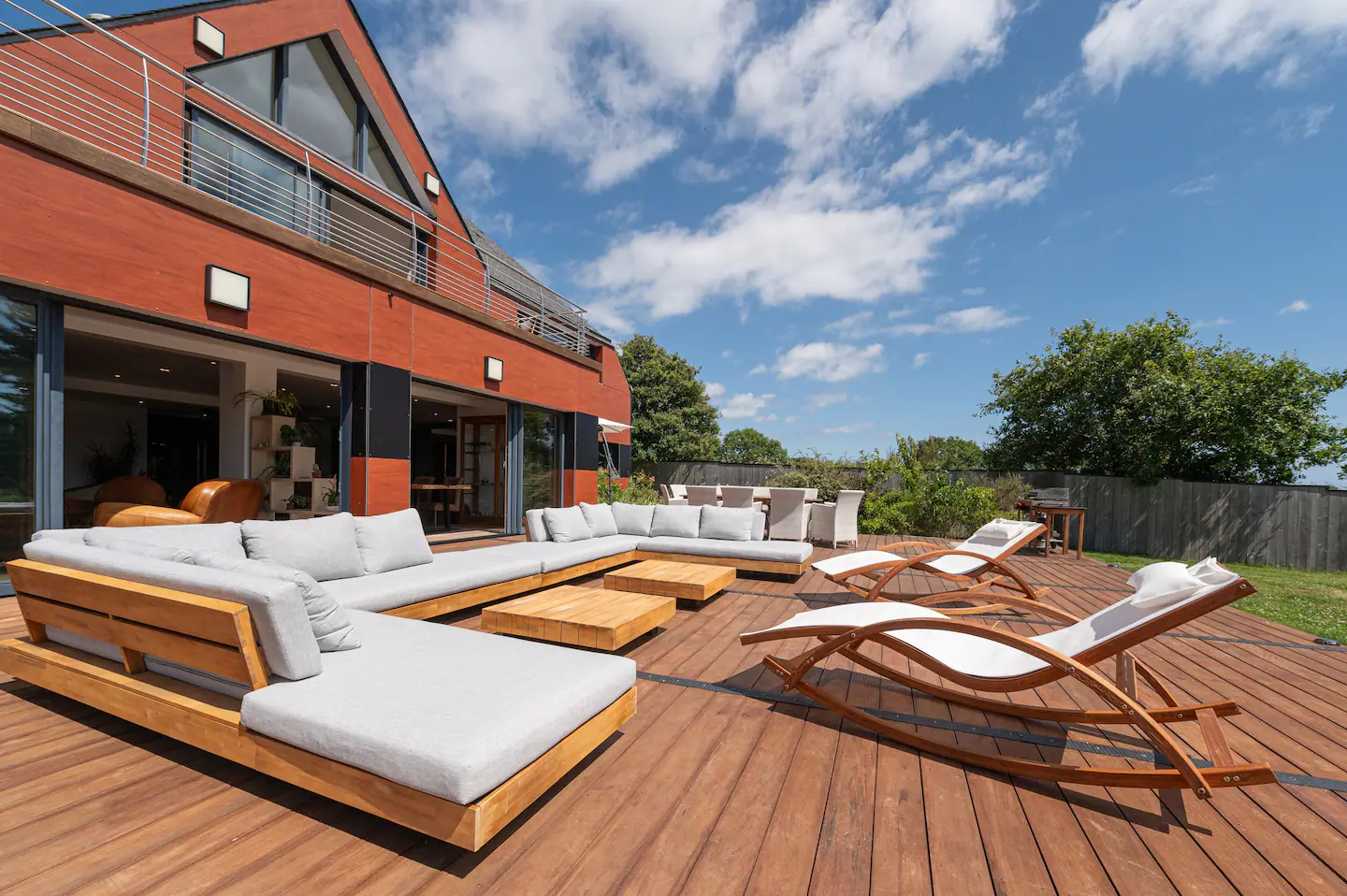 La terrasse en bois de la Villa