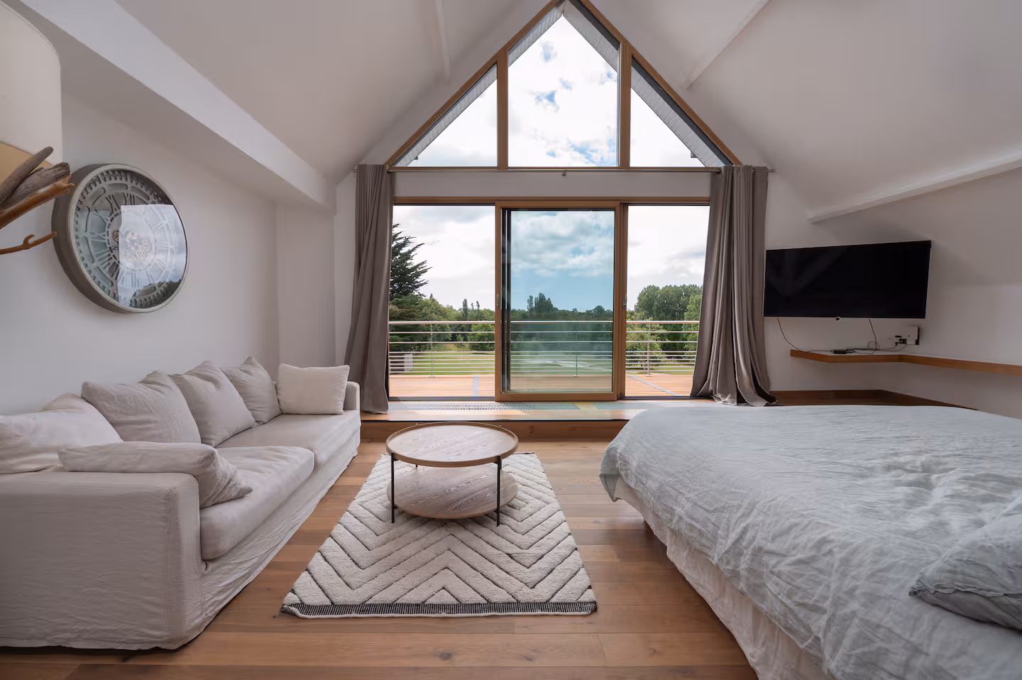 Suite Cathédrale Ty Castel — chambre avec lit king size